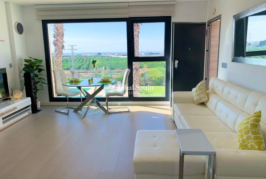 Wiederverkauf - PENTHOUSE -
PILAR DE LA HORADADA - Costa Blanca