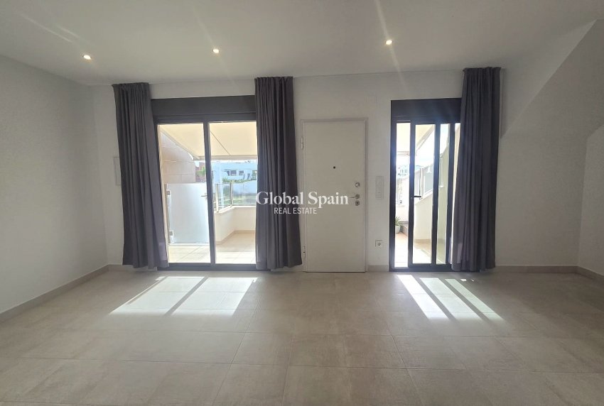 Wiederverkauf - PENTHOUSE -
PILAR DE LA HORADADA - Costa Blanca