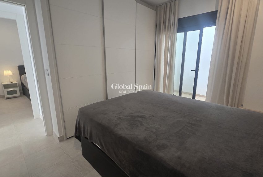 Wiederverkauf - PENTHOUSE -
PILAR DE LA HORADADA - Costa Blanca