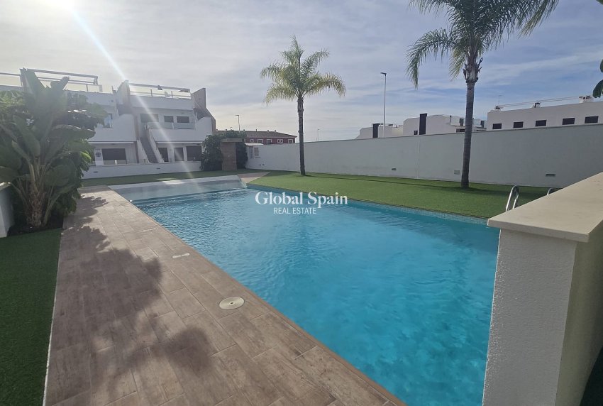 Wiederverkauf - PENTHOUSE -
PILAR DE LA HORADADA - Costa Blanca