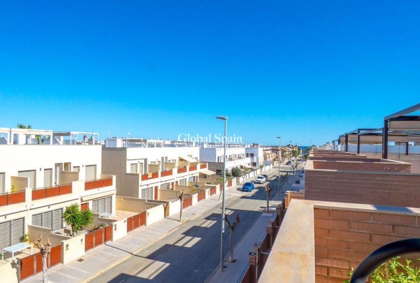 Wiederverkauf - PENTHOUSE -
PILAR DE LA HORADADA - Costa Blanca