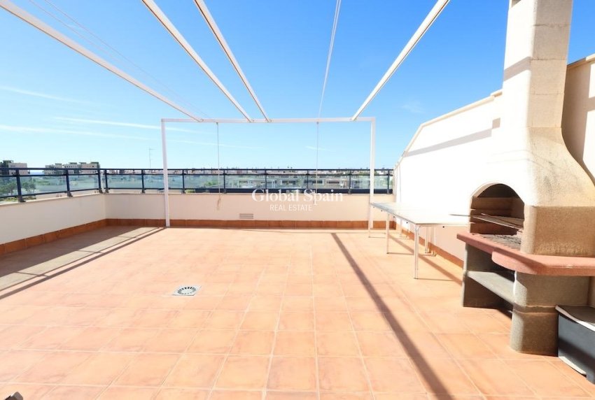 Wiederverkauf - PENTHOUSE -
PILAR DE LA HORADADA - Costa Blanca
