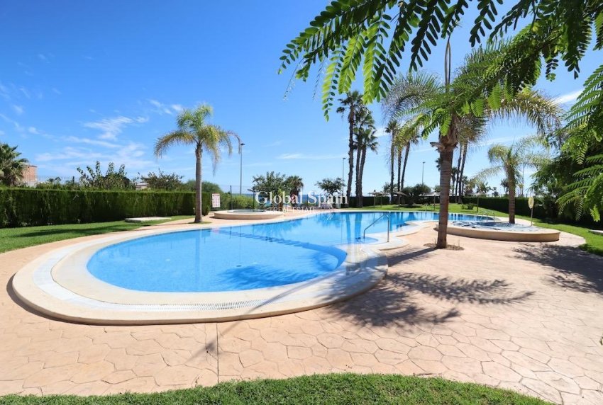 Wiederverkauf - PENTHOUSE -
PILAR DE LA HORADADA - Costa Blanca