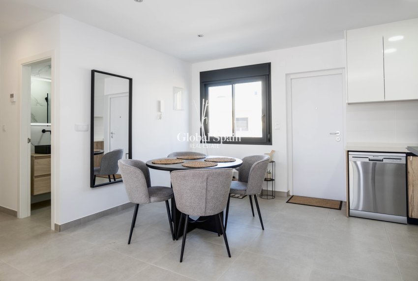 Wiederverkauf - PENTHOUSE -
PILAR DE LA HORADADA - Costa Blanca