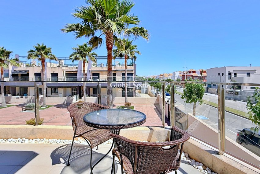 Wiederverkauf - PENTHOUSE -
PILAR DE LA HORADADA - Costa Blanca