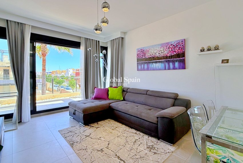 Wiederverkauf - PENTHOUSE -
PILAR DE LA HORADADA - Costa Blanca