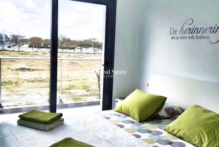 Wiederverkauf - PENTHOUSE -
PILAR DE LA HORADADA - PUEBLO LATINO