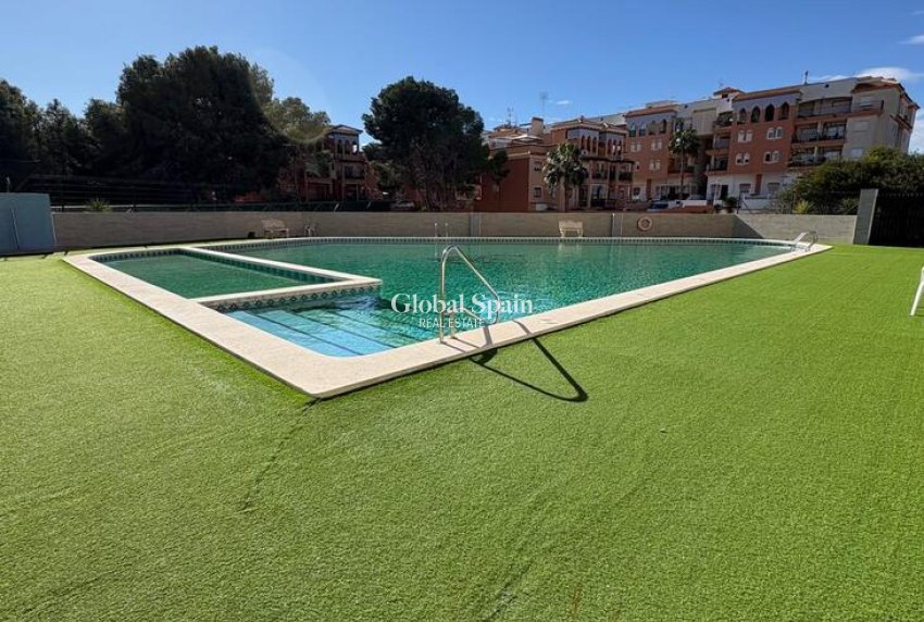 Wiederverkauf - PENTHOUSE -
PLAYA FLAMENCA - Costa Blanca