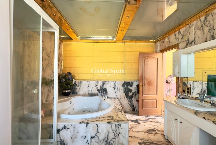 Wiederverkauf - PENTHOUSE -
TORREVIEJA - Center