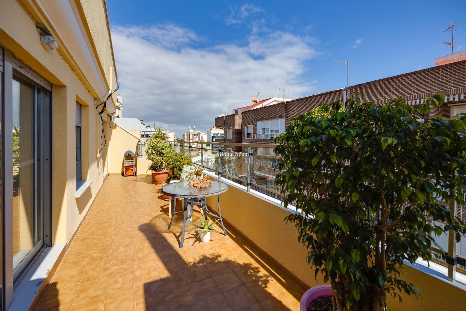 Wiederverkauf - PENTHOUSE -
TORREVIEJA - Center