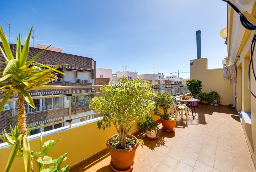 Wiederverkauf - PENTHOUSE -
TORREVIEJA - Center