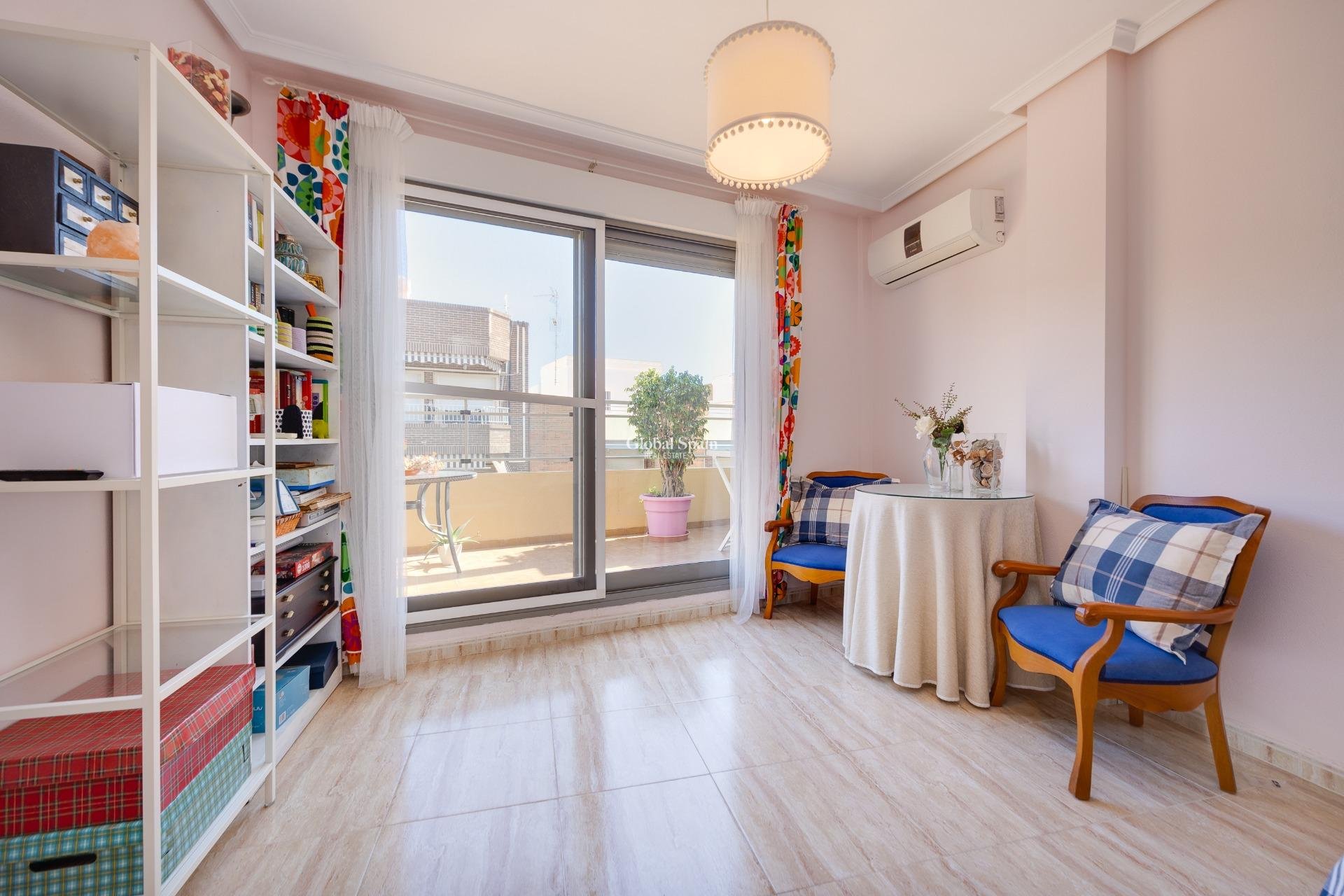 Wiederverkauf - PENTHOUSE -
TORREVIEJA - Center
