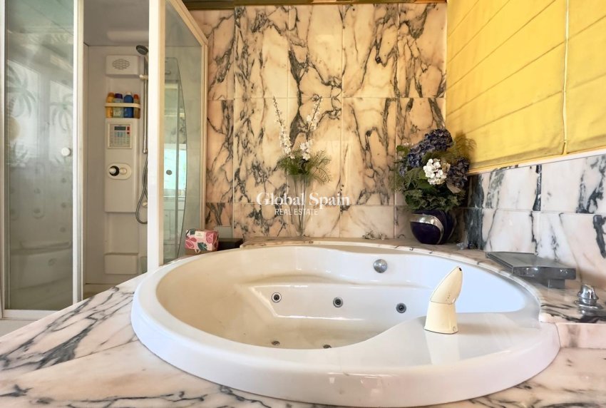 Wiederverkauf - PENTHOUSE -
TORREVIEJA - Center