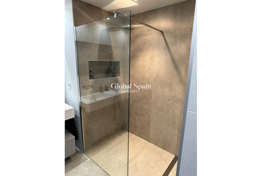 Wiederverkauf - PENTHOUSE -
TORREVIEJA - El Acequión - Los Náufragos