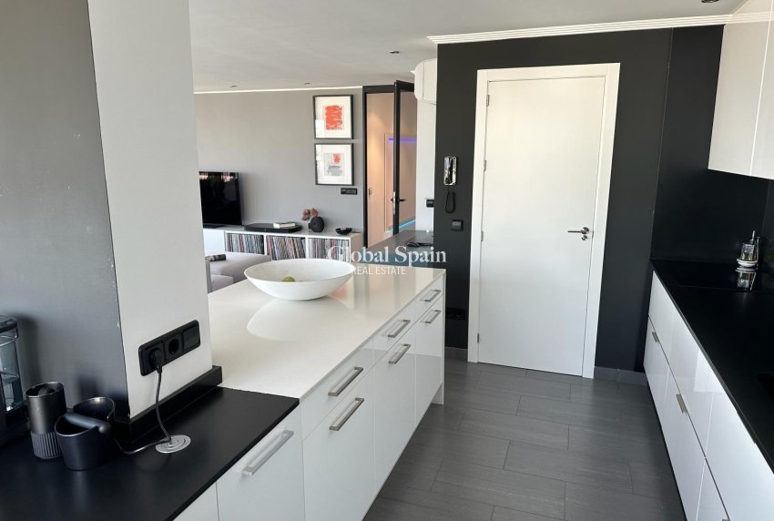 Wiederverkauf - PENTHOUSE -
TORREVIEJA - El Acequión - Los Náufragos