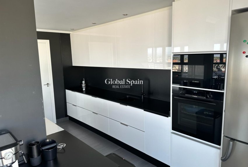 Wiederverkauf - PENTHOUSE -
TORREVIEJA - El Acequión - Los Náufragos