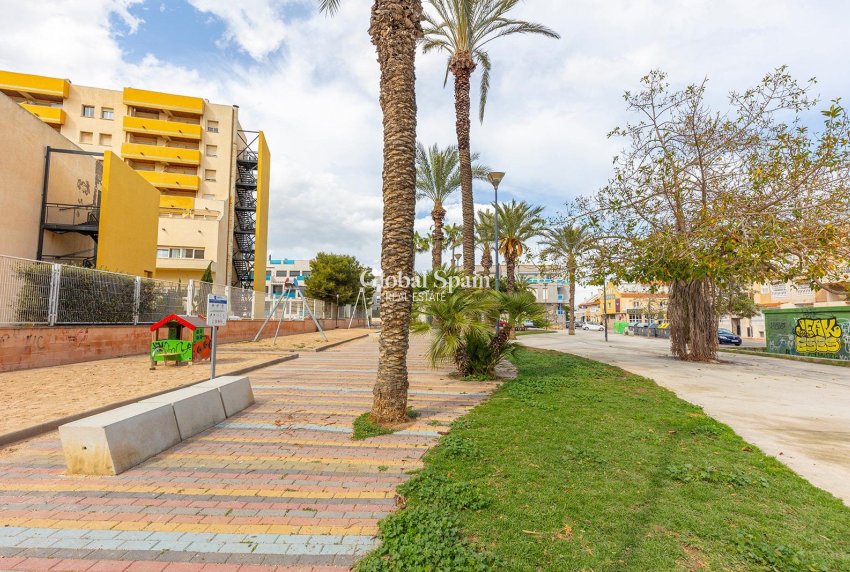 Wiederverkauf - PENTHOUSE -
TORREVIEJA - Estacion de autobuses