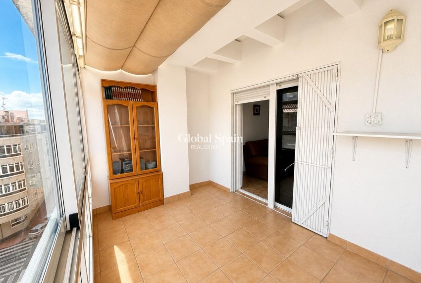 Wiederverkauf - PENTHOUSE -
TORREVIEJA - Estacion de autobuses