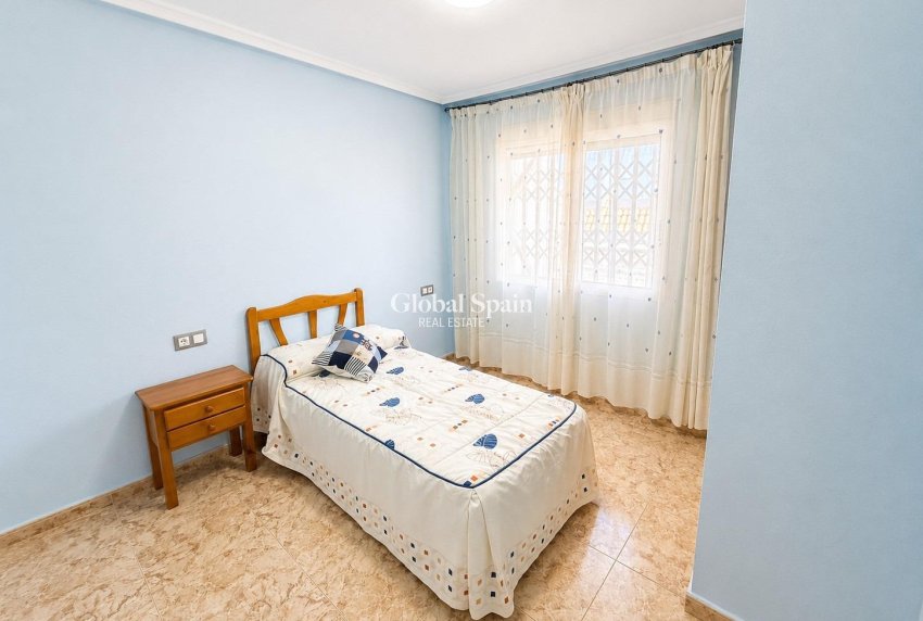 Wiederverkauf - PENTHOUSE -
TORREVIEJA - Estacion de autobuses