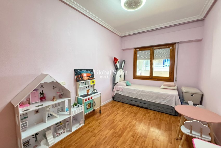 Wiederverkauf - PENTHOUSE -
TORREVIEJA - Estacion de autobuses