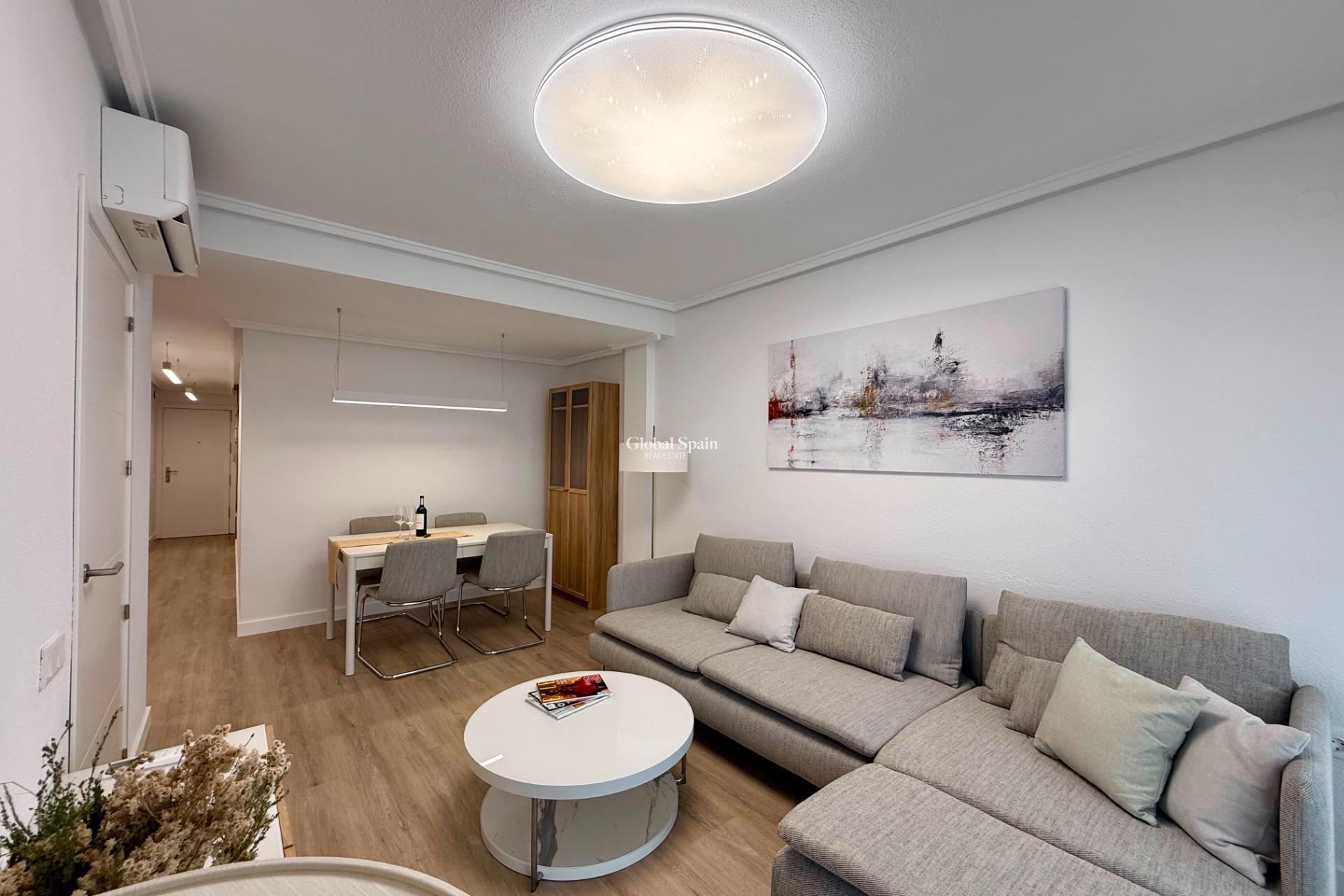 Wiederverkauf - PENTHOUSE -
TORREVIEJA - Habaneras