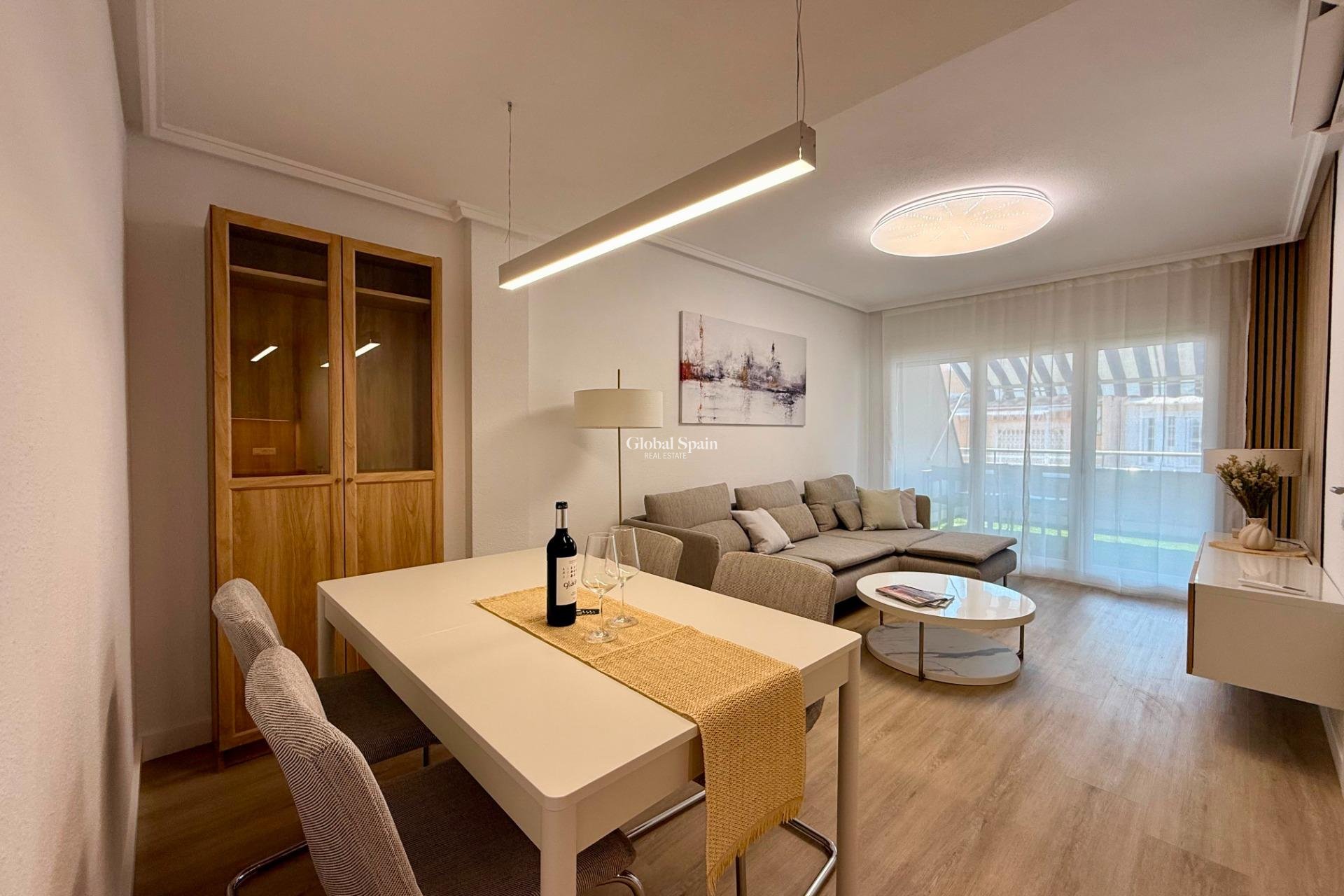 Wiederverkauf - PENTHOUSE -
TORREVIEJA - Habaneras