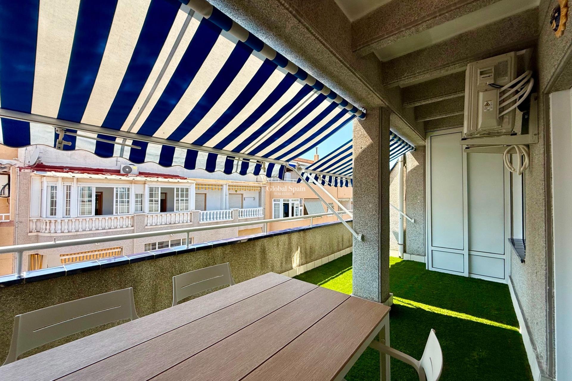 Wiederverkauf - PENTHOUSE -
TORREVIEJA - Habaneras