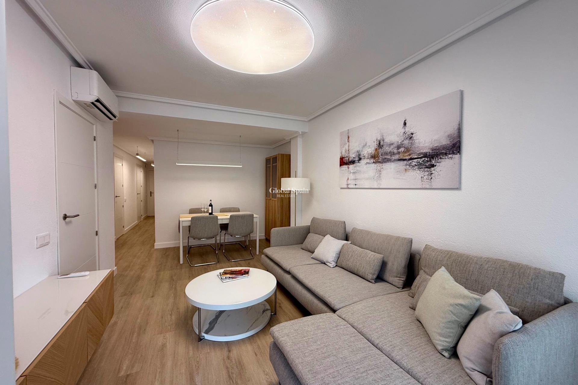 Wiederverkauf - PENTHOUSE -
TORREVIEJA - Habaneras