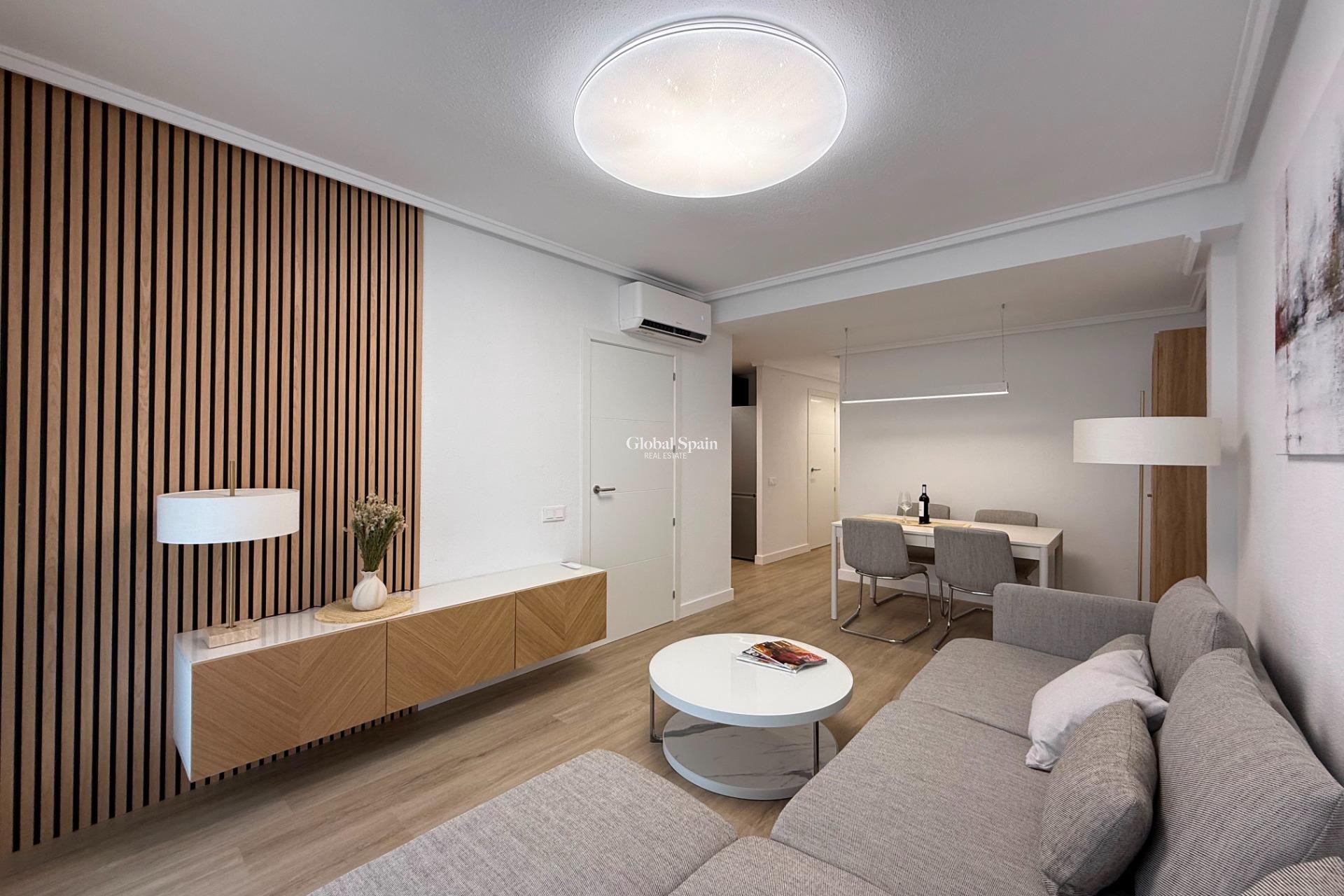 Wiederverkauf - PENTHOUSE -
TORREVIEJA - Habaneras