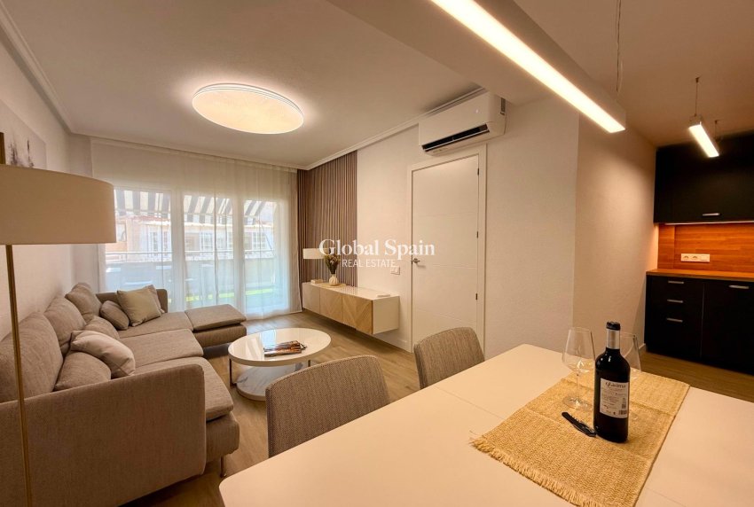 Wiederverkauf - PENTHOUSE -
TORREVIEJA - Habaneras