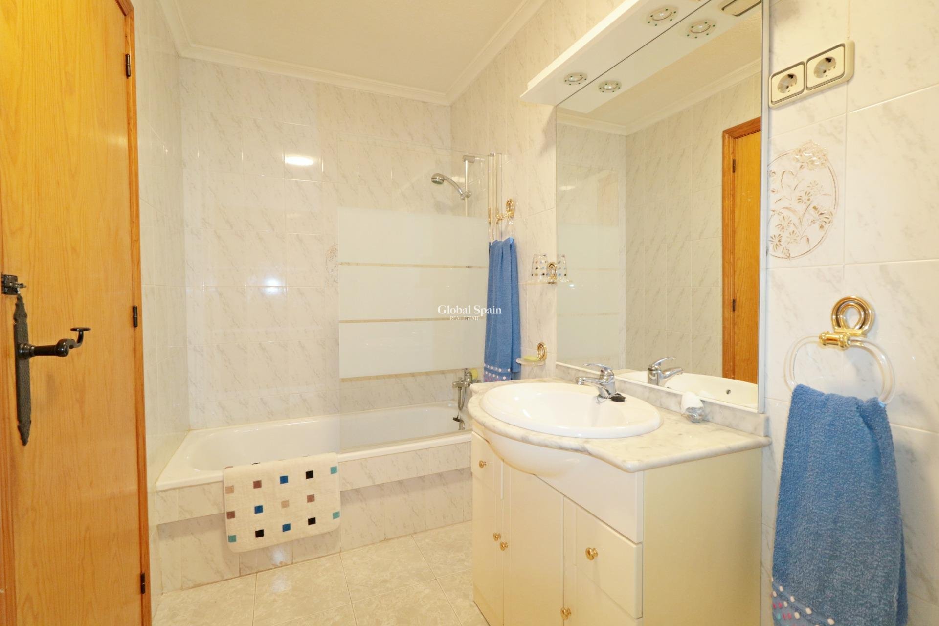 Wiederverkauf - PENTHOUSE -
TORREVIEJA - Habaneras