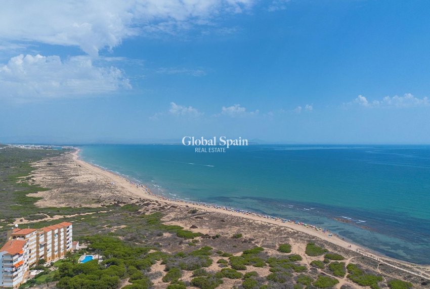 Wiederverkauf - PENTHOUSE -
TORREVIEJA - La Mata pueblo