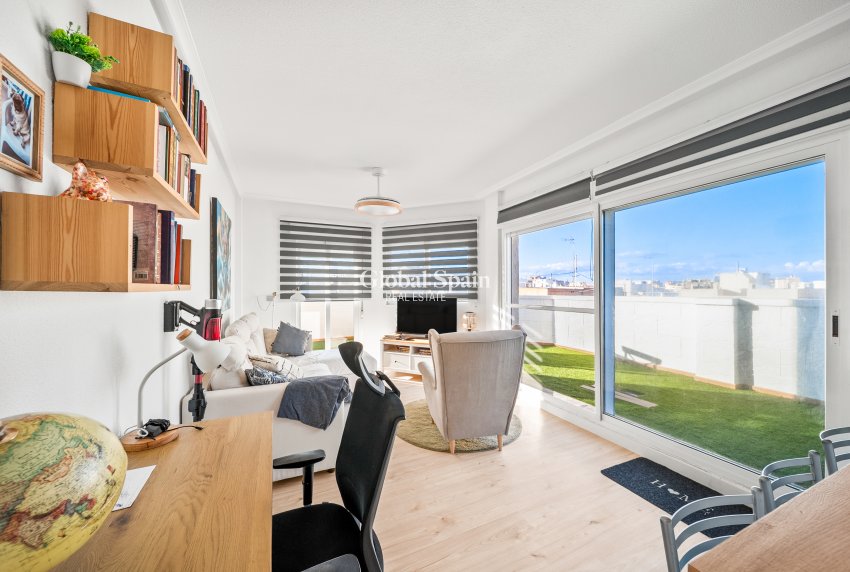 Wiederverkauf - PENTHOUSE -
TORREVIEJA - La Mata