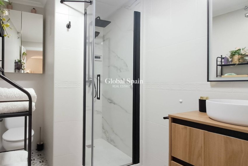 Wiederverkauf - PENTHOUSE -
TORREVIEJA - La Mata