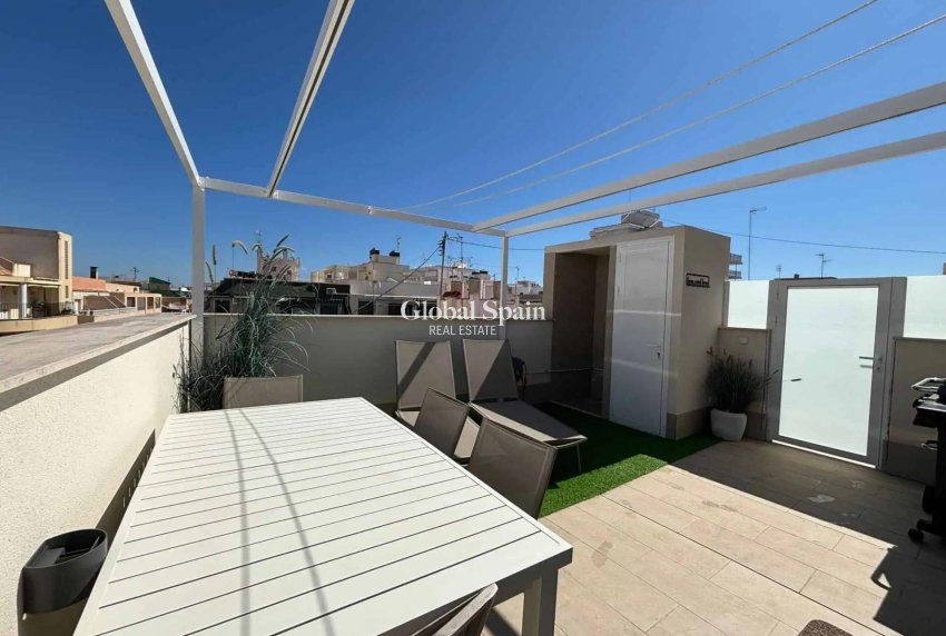 Wiederverkauf - PENTHOUSE -
TORREVIEJA - Las Piscinas Naturales