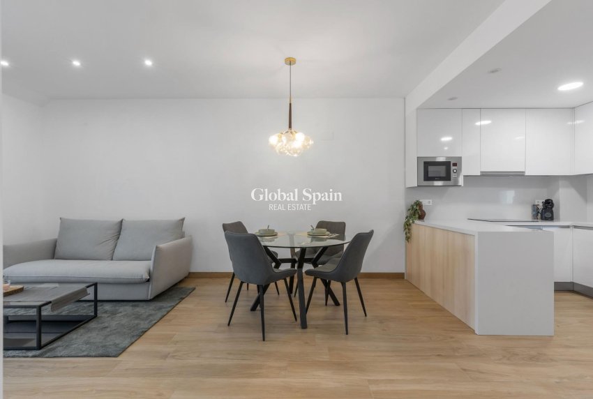 Wiederverkauf - PENTHOUSE -
TORREVIEJA - LOS BALCONES - LOS ALTOS