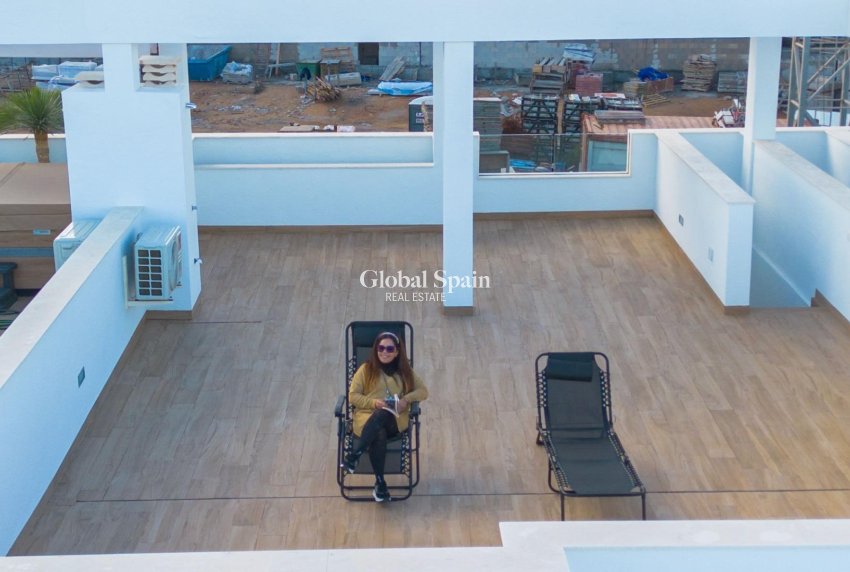 Wiederverkauf - PENTHOUSE -
TORREVIEJA - LOS BALCONES - LOS ALTOS