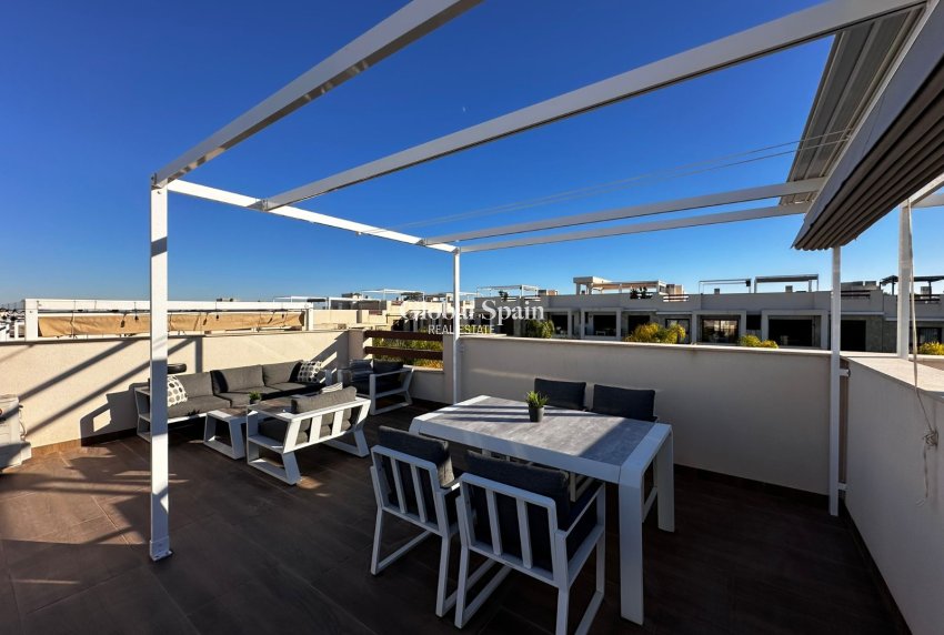 Wiederverkauf - PENTHOUSE -
TORREVIEJA - LOS BALCONES - LOS ALTOS