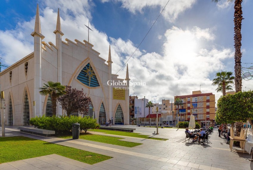 Wiederverkauf - PENTHOUSE -
TORREVIEJA - Paseo maritimo