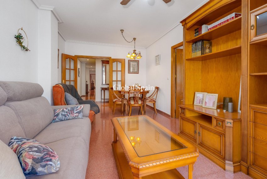 Wiederverkauf - PENTHOUSE -
TORREVIEJA - Paseo maritimo