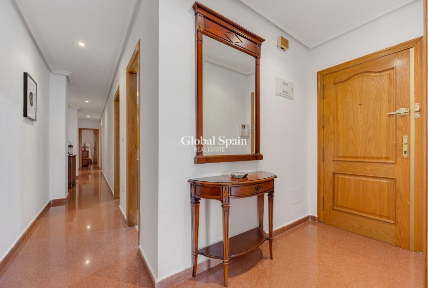 Wiederverkauf - PENTHOUSE -
TORREVIEJA - Paseo maritimo