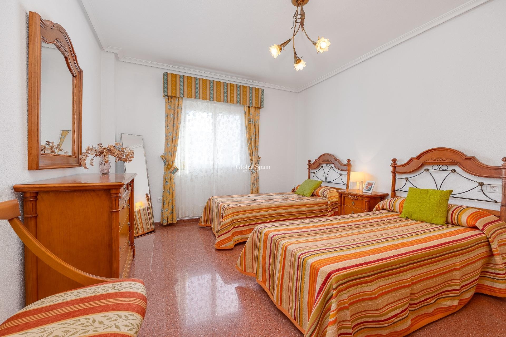 Wiederverkauf - PENTHOUSE -
TORREVIEJA - Paseo maritimo