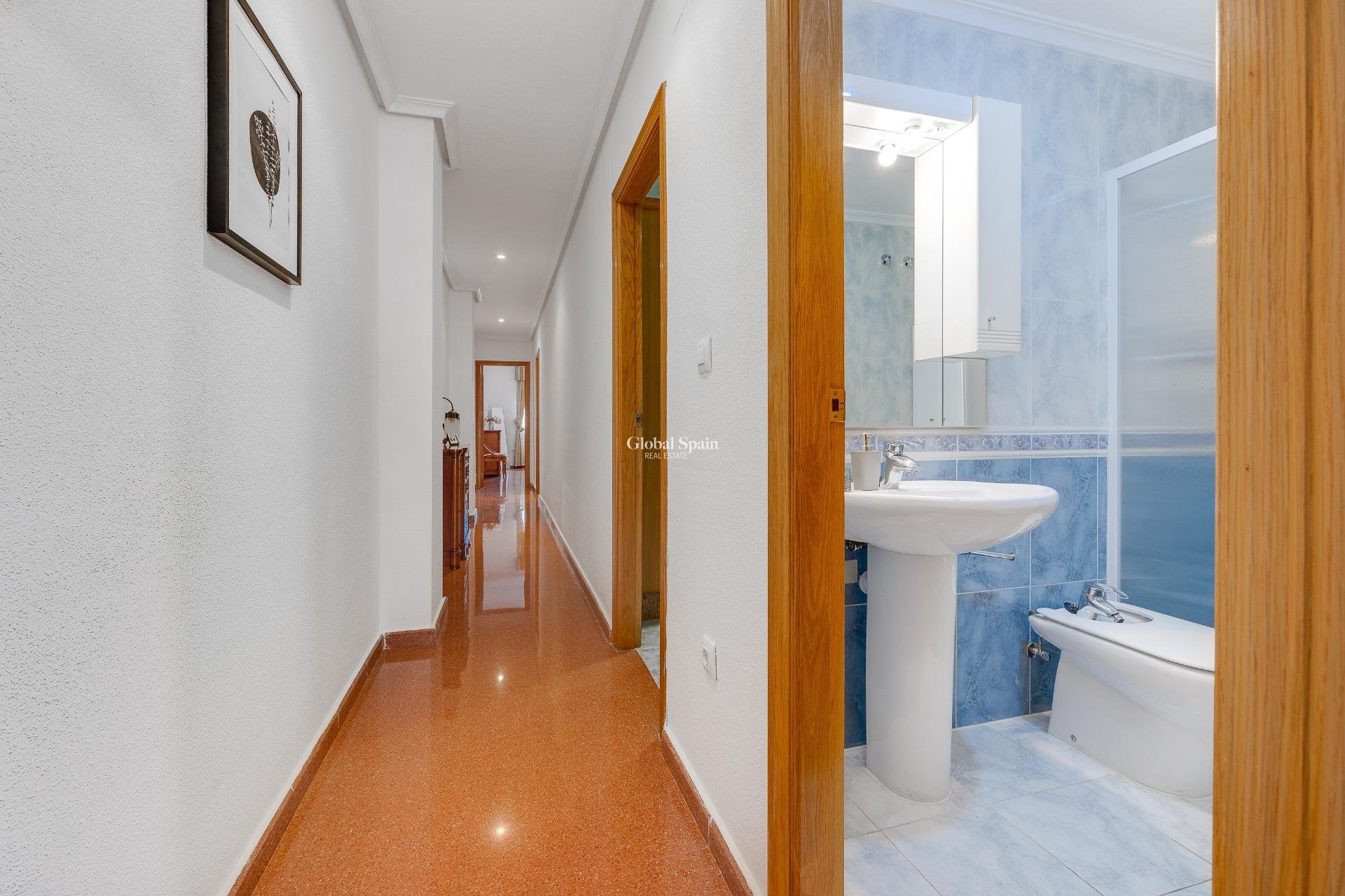 Wiederverkauf - PENTHOUSE -
TORREVIEJA - Paseo maritimo