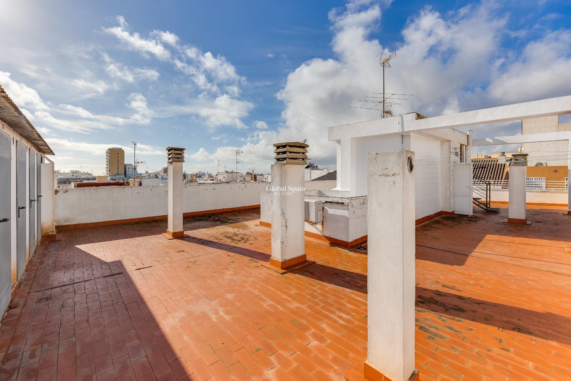 Wiederverkauf - PENTHOUSE -
TORREVIEJA - Paseo maritimo