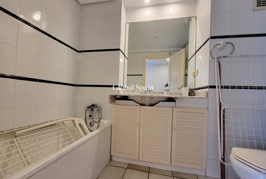 Wiederverkauf - PENTHOUSE -
TORREVIEJA - Playa De La Mata