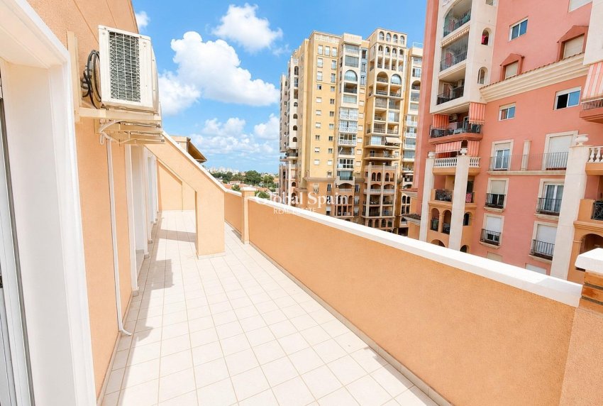 Wiederverkauf - PENTHOUSE -
TORREVIEJA - Playa de los locos