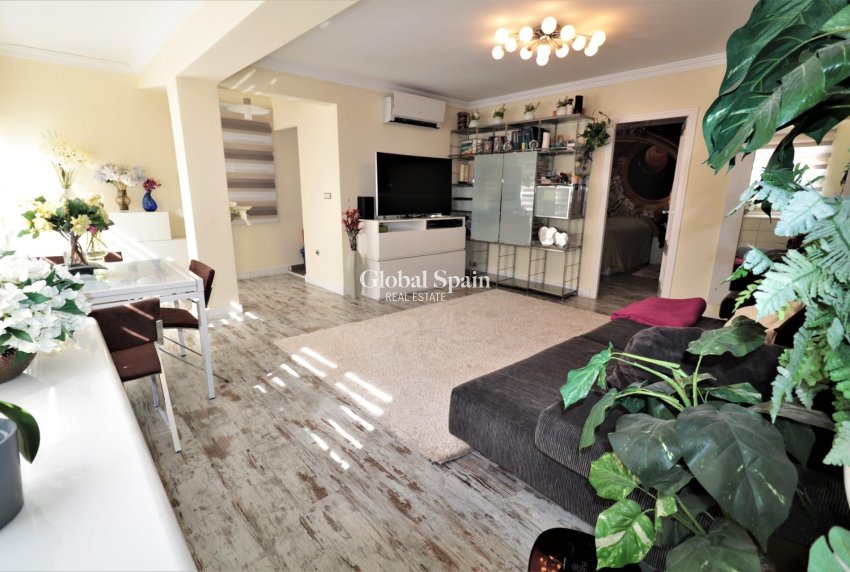 Wiederverkauf - PENTHOUSE -
TORREVIEJA - Playa De Los Náufragos