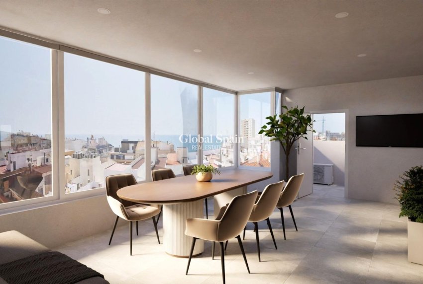 Wiederverkauf - PENTHOUSE -
TORREVIEJA - Playa del Cura