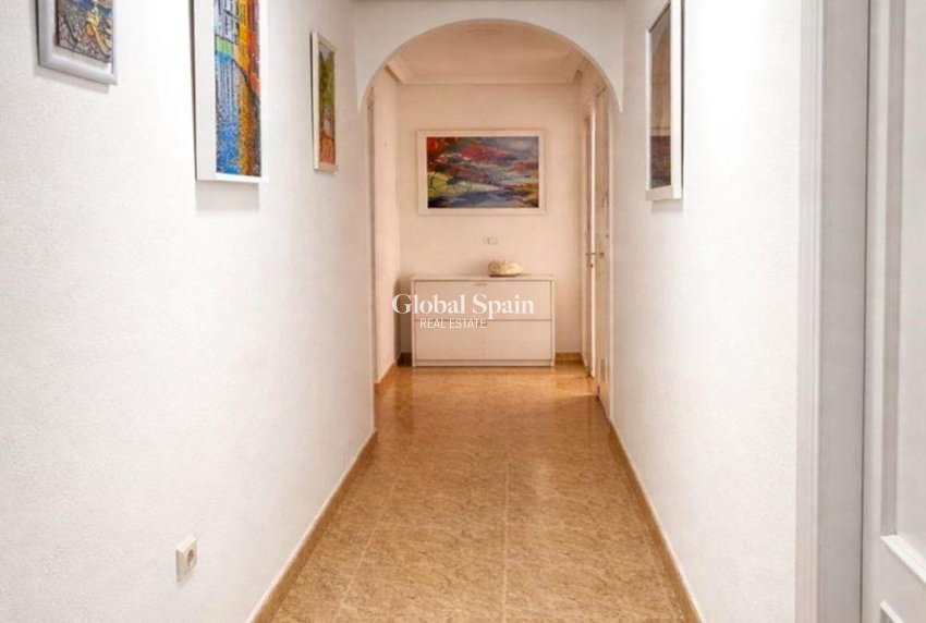 Wiederverkauf - PENTHOUSE -
TORREVIEJA - Playa del Cura