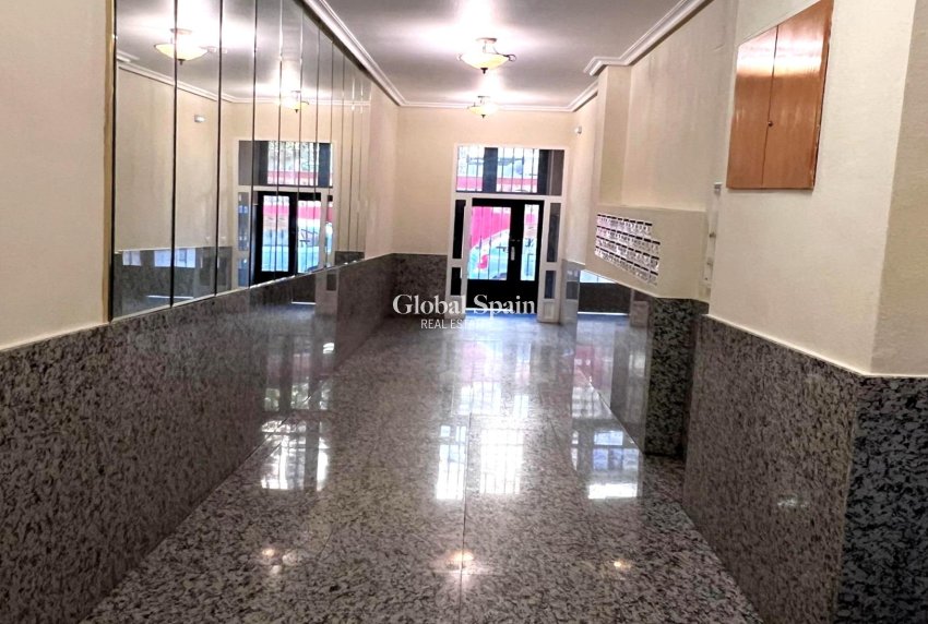 Wiederverkauf - PENTHOUSE -
TORREVIEJA - Playa del Cura